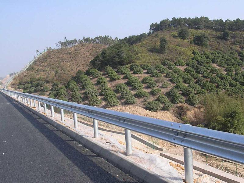 河南路側護欄板